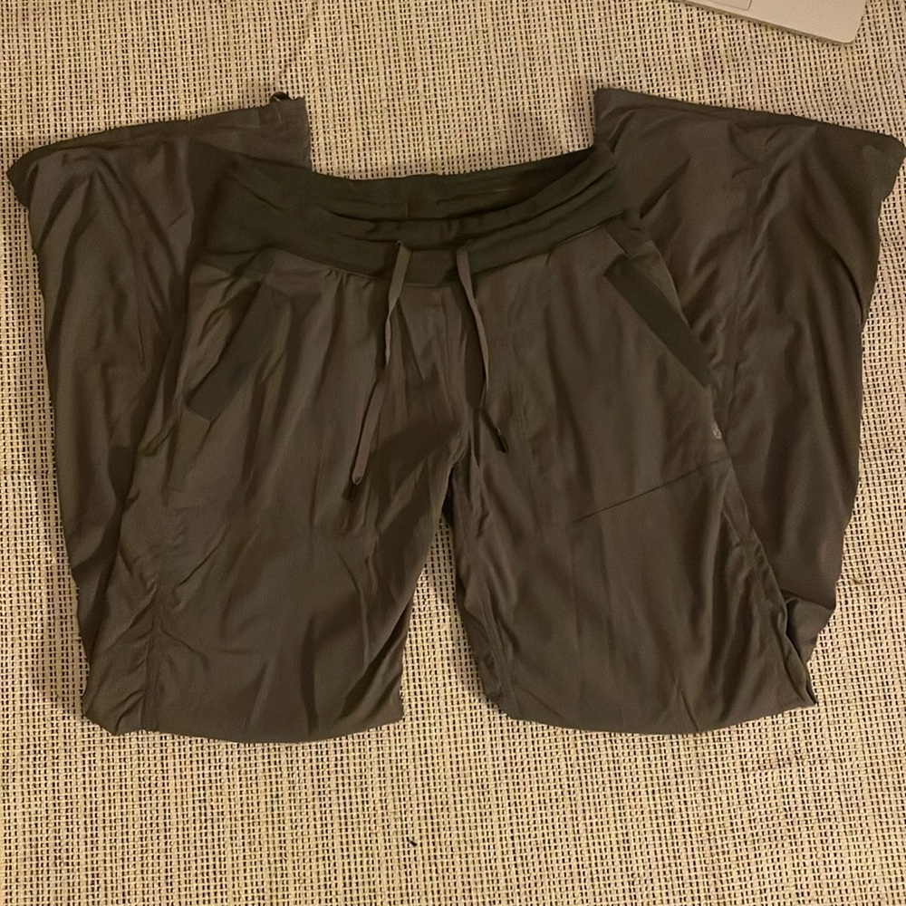 Lululemon Women’s Dance Studio Pants Lined Grey Size 4